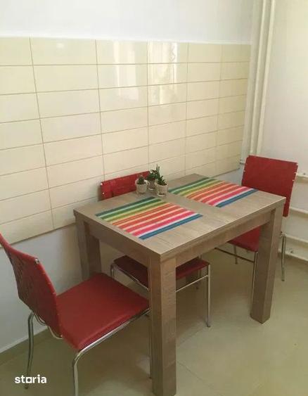Apartament cu 3 camere decomandat, mobilat în Crângași