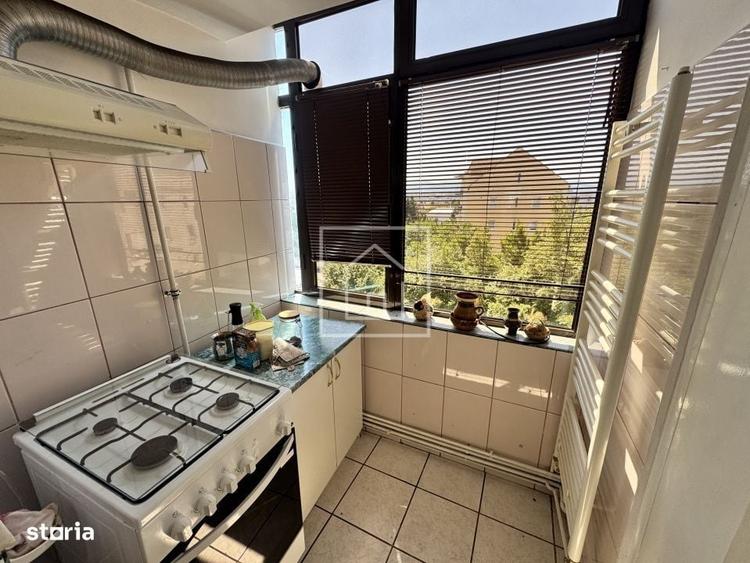 Apartament cu 4 camere decomandat în Turnișor