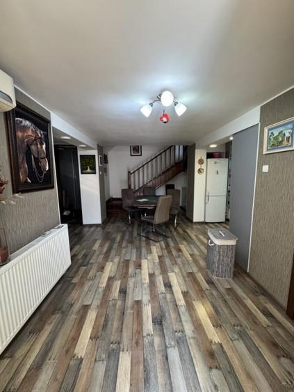 Casă individuală cu 4 camere cu Canalizare în B-dul București