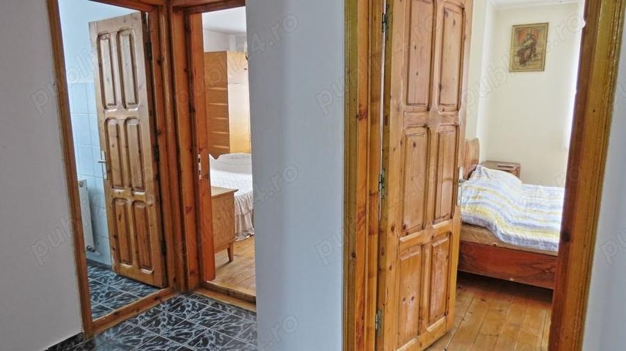 Casă cu 6 camere cu Teren 365 Mp în Zamora