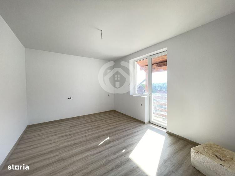 Casă cu 4 camere cu Teren 250 Mp în Central