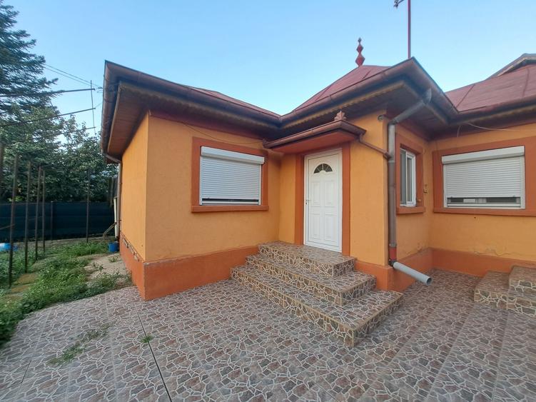 Casă cu 4 camere cu Teren 580 Mp în Central