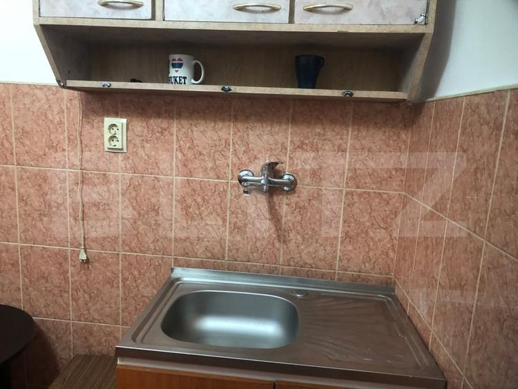 Garsonieră decomandată, mobilată în Soarelui