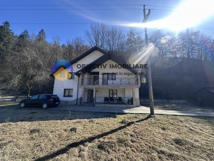 Casă individuală cu 4 camere cu Teren 1227 Mp în Pângărăcior