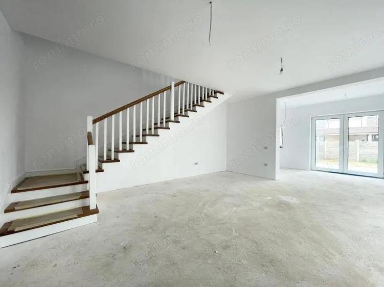 Casă cu 4 camere cu Teren 255 Mp în Urseni