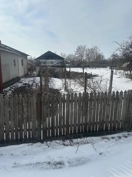 Casă cu 4 camere cu Teren 2000 Mp în Ciorăști