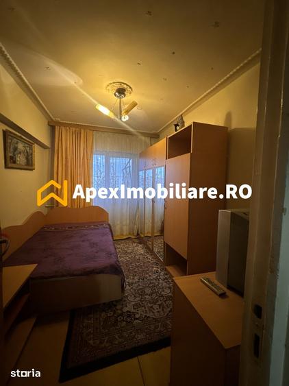 Apartament cu 4 camere decomandat în Titan