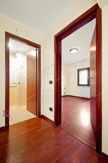 Apartament cu 3 camere decomandat în Micro 21