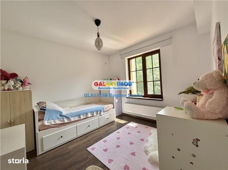 Casă cu 4 camere în Joița