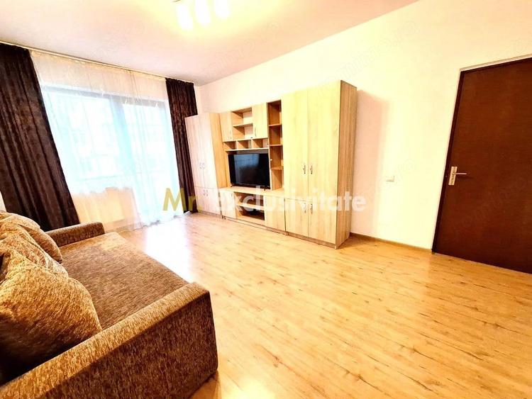 Apartament cu 3 camere decomandat, mobilat în Popa Șapcă