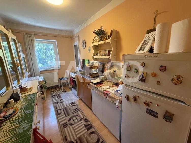 Apartament cu 3 camere decomandat în Central