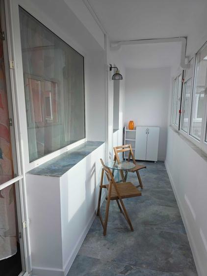 Apartament cu 2 camere decomandat în Titan