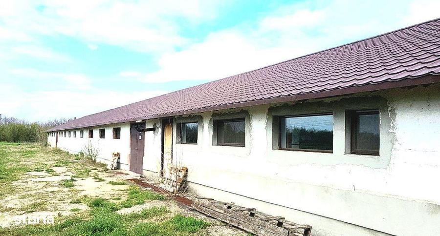 Spațiu comercial, de 696 mp, în Cornești