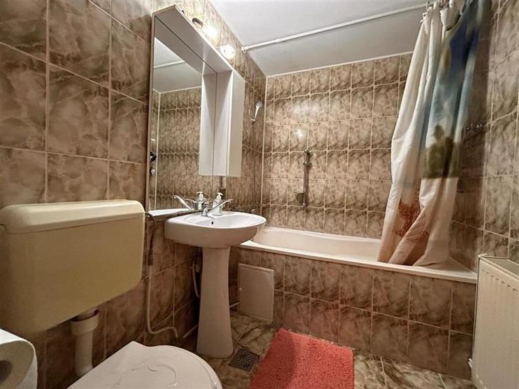 Apartament cu 3 camere decomandat, mobilat în Ștefan cel Mare