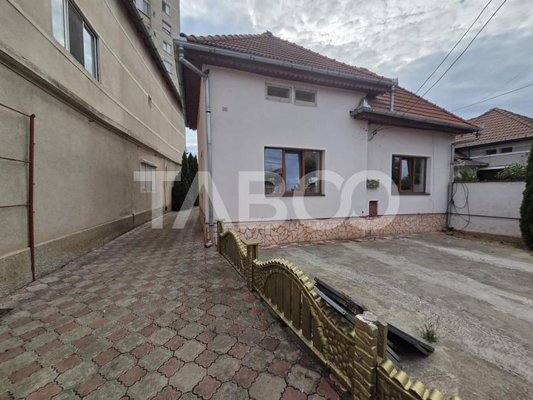 Casă individuală cu 4 camere cu Canalizare în Făgăraș