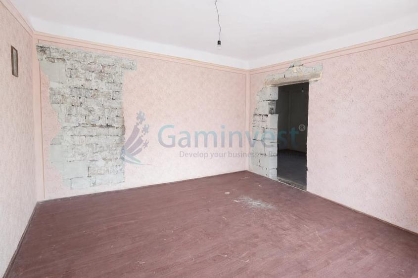 Casă individuală cu 3 camere cu Canalizare în Gepiu
