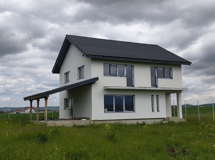 Casă individuală cu 4 camere cu Teren 665 Mp în Bod