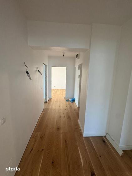 Apartament cu 3 camere decomandat în Calea București