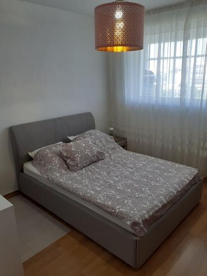 Apartament cu 3 camere decomandat, mobilat în Drumul Taberei