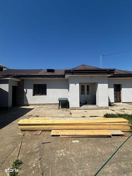 Casă cu 4 camere cu Teren 1070 Mp în Central