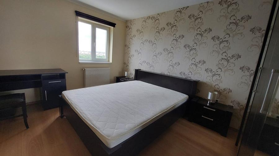 Apartament cu 4 camere, mobilat în Ștrand