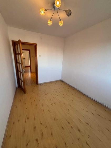Apartament cu 3 camere decomandat în Mioriței