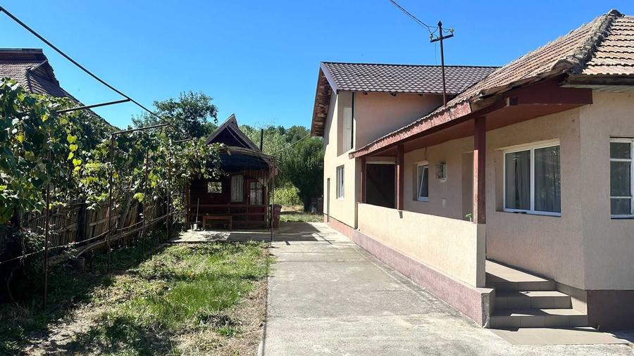 Casă cu 4 camere în Central