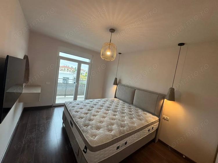 Casă cu 5 camere cu Teren 430 Mp în Dumbrăvița