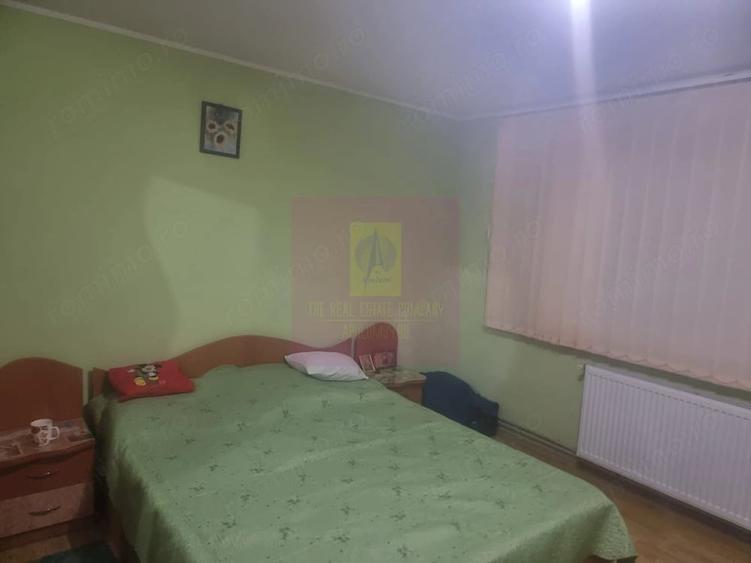 Casă cu 7 camere cu Teren 1500 Mp în Islaz