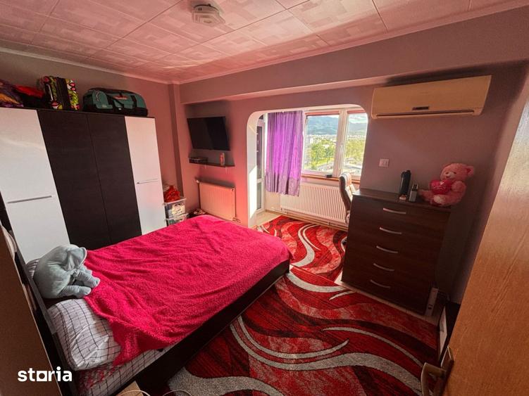 Apartament cu 4 camere, mobilat în Triaj