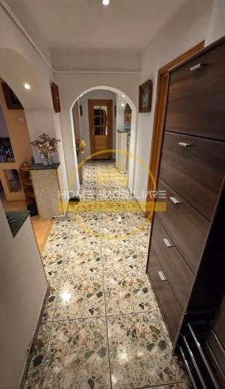 Apartament cu 3 camere decomandat, mobilat în Nicolina