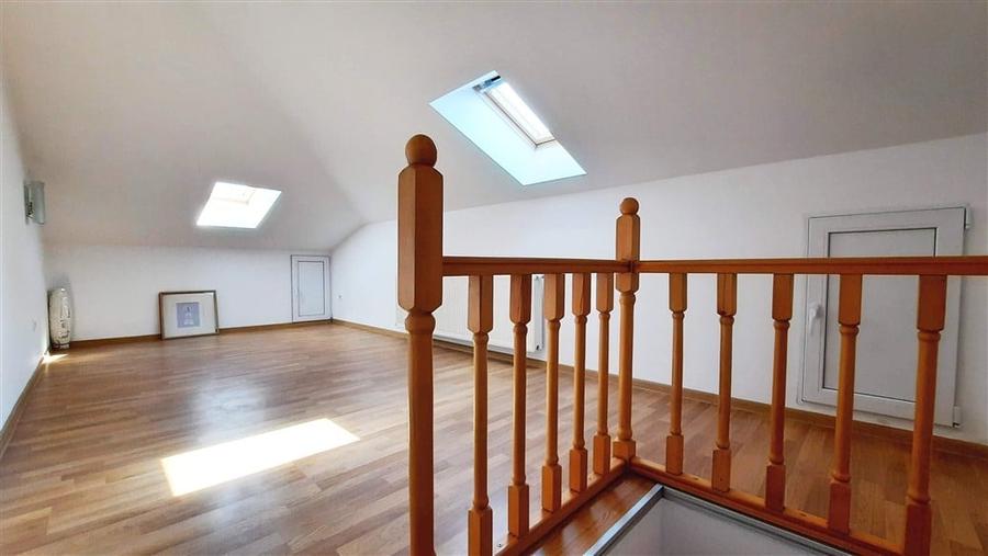 Apartament cu 4 camere decomandat în Floreasca