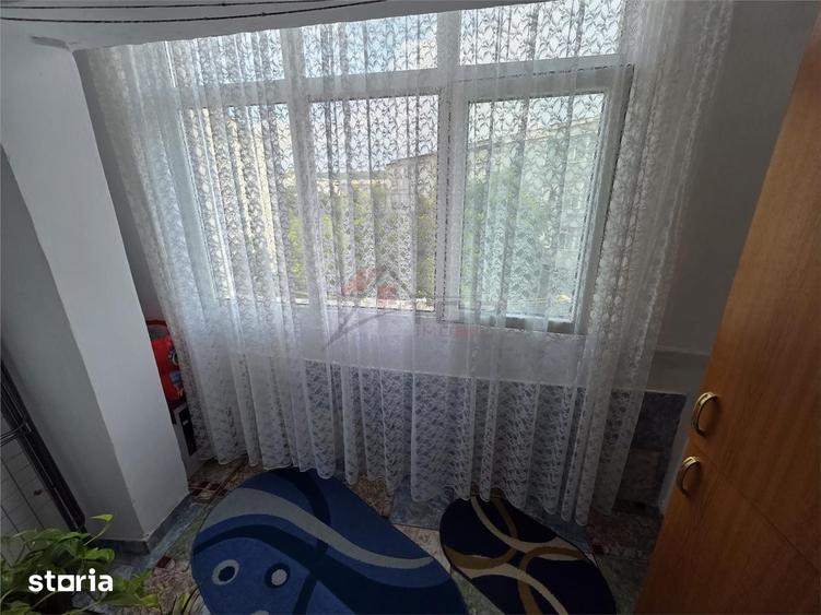 Apartament cu 3 camere decomandat în Dacia