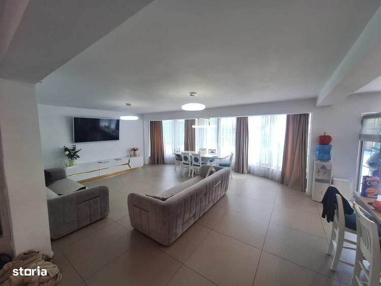 Casă cu 4 camere în Dealul Malului