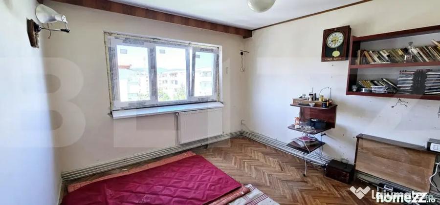 Apartament cu 3 camere decomandat în Lenin