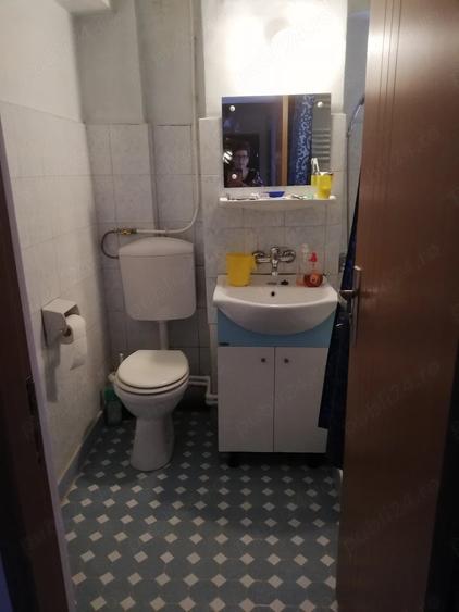 Apartament cu 3 camere decomandat în Calea București