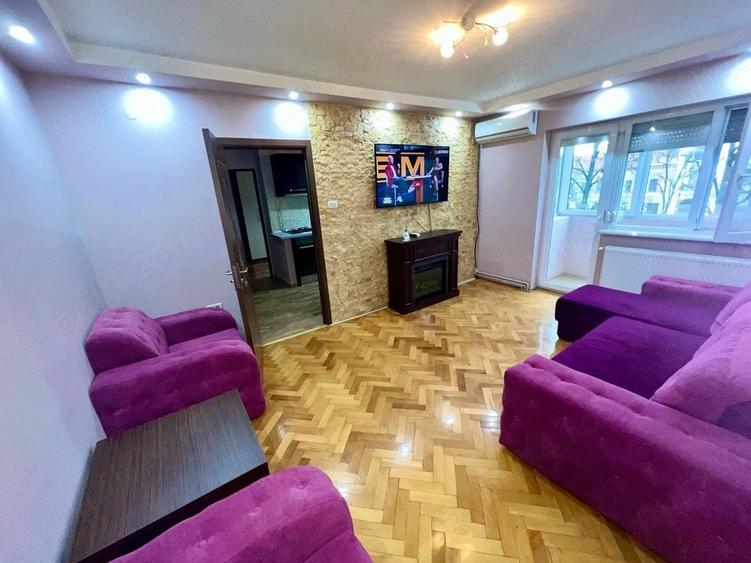 Apartament cu 3 camere semidecomandat în Central