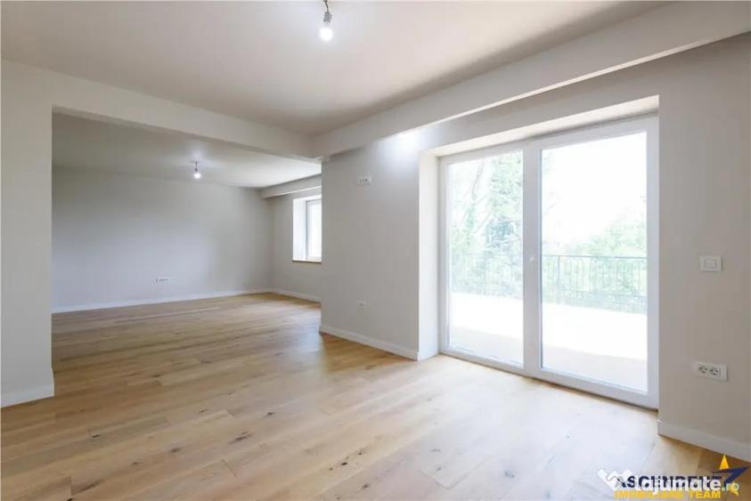 Casă cu 6 camere cu Teren 623 Mp în Centrul Istoric