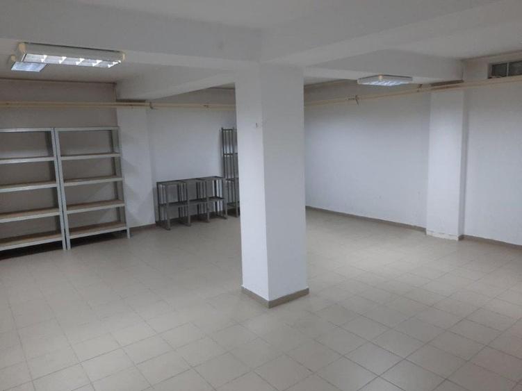 Casă individuală cu 6 camere cu Canalizare în Central