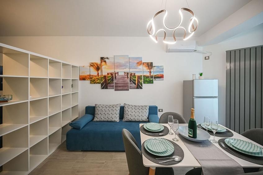 Apartament cu 3 camere decomandat în Mamaia-Sat
