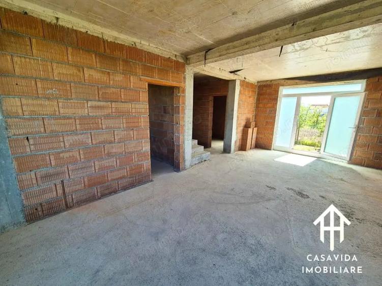 Casă cu 3 camere cu Teren 220 Mp în Central