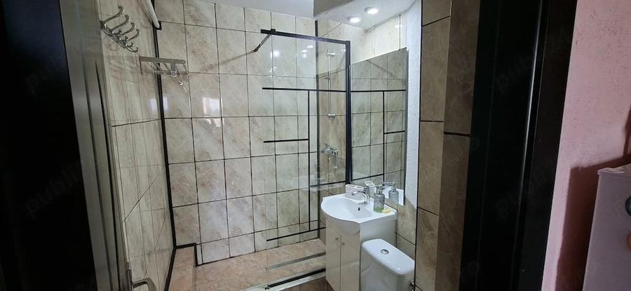 Apartament cu 3 camere semidecomandat în Alexandru cel Bun