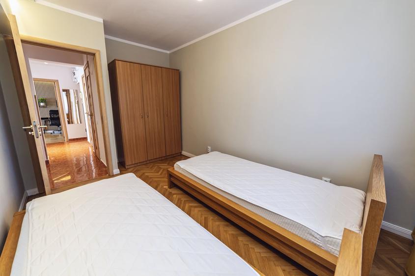 Apartament cu 3 camere decomandat, mobilat în Militari