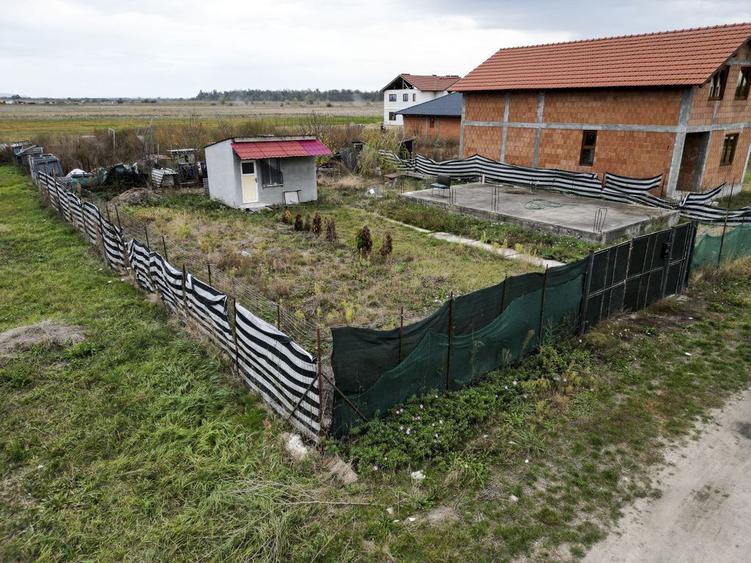 Teren de 500 mp, în Vladimirescu
