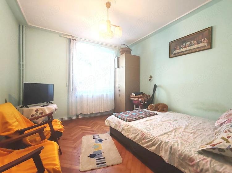 Apartament cu 2 camere semidecomandat în Craiovei