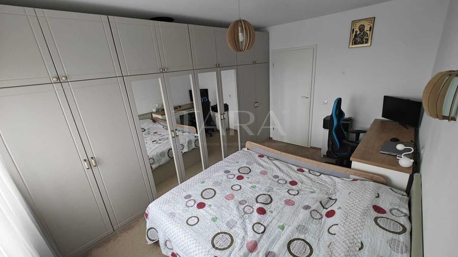 Apartament cu 3 camere decomandat, mobilat în Europa