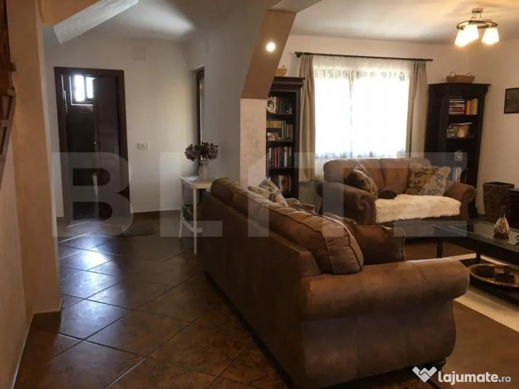 Casă cu 5 camere cu Teren 500 Mp în Sângeorgiu de Mureș