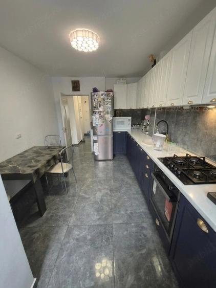 Apartament cu 3 camere decomandat în Frumoasa