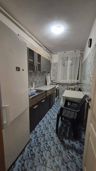 Apartament cu 3 camere decomandat în Brâncoveanu