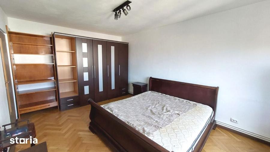 Apartament cu 3 camere decomandat în Calea Dumbrăvii